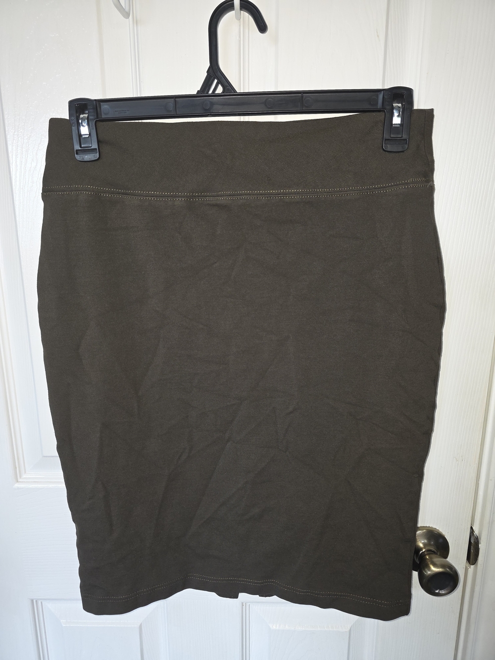Women’s Stretch Pencil Skirt in Olive